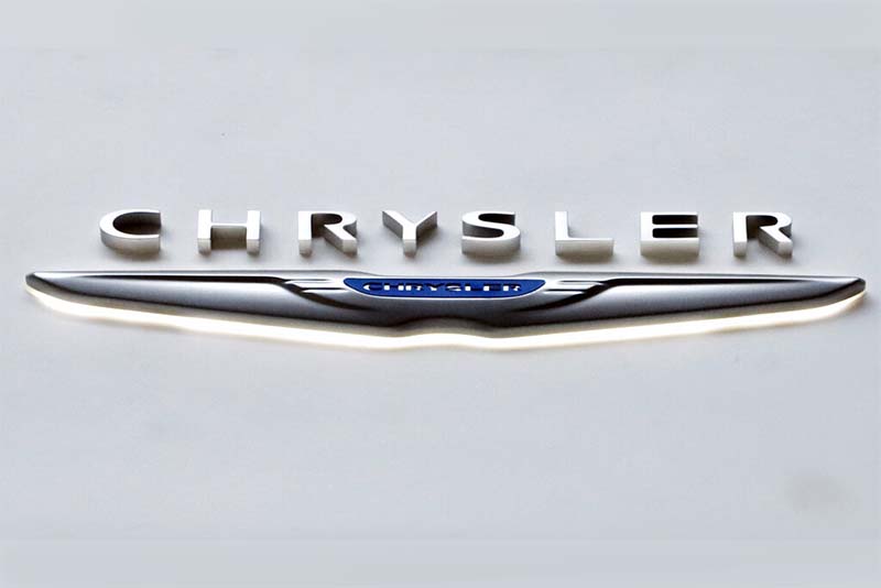 Chrysler aims to be all electric by 2028