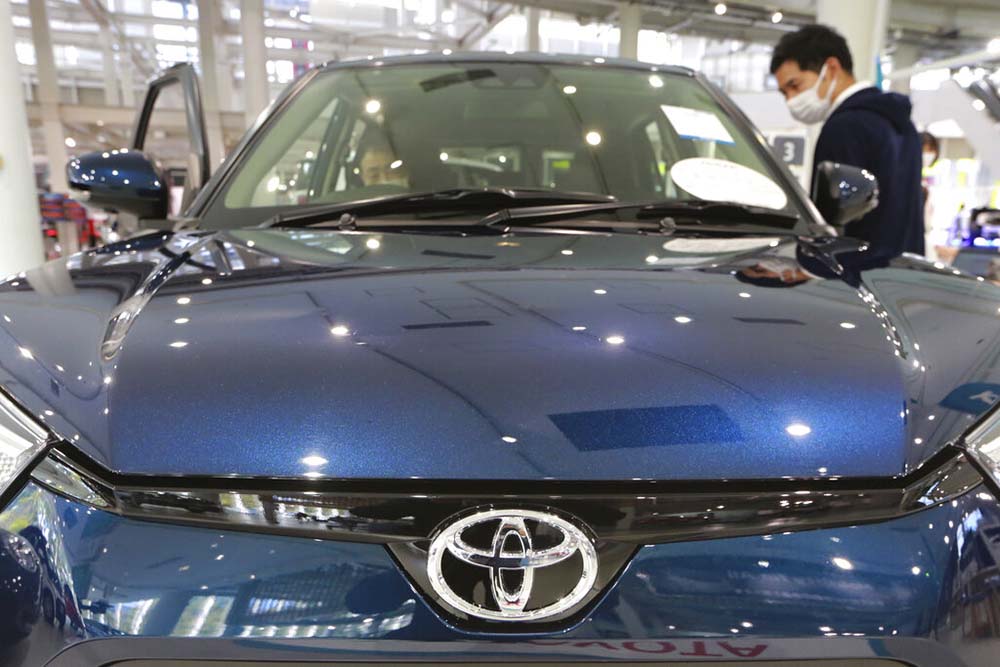 Toyota&#8217;s quarterly auto sales sag on computer chips crunch