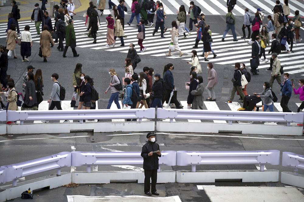 Japan&#8217;s economy contracts as energy prices soar