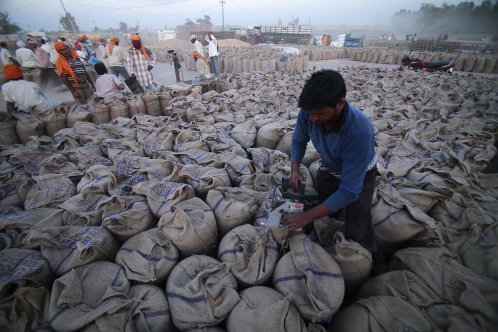 India lifts ban on wheat export to Nepal