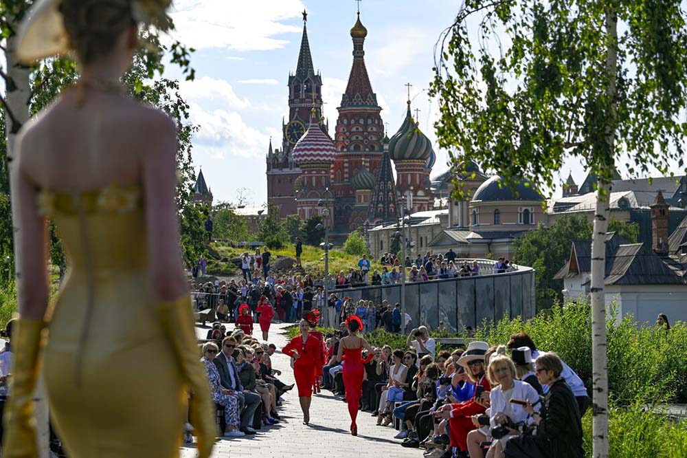 Moscow Fashion Week sprawls across the capital