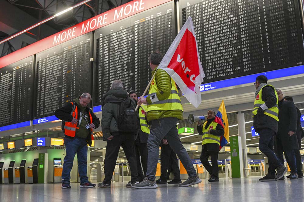 Thousands of flights cancelled as German airport staff strike