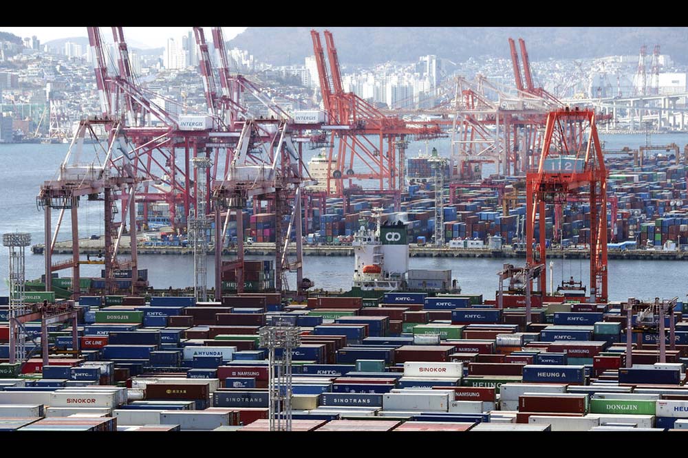 South Korea logs record trade deficit as tech demand falls