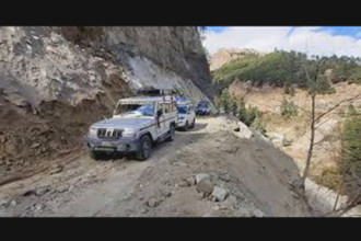 Dry landslip blocks Beni–Jomsom road, halts traffic