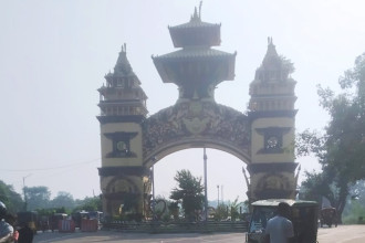 Over 1,400 trucks remain stranded at Raxaul after Birgunj customs halt over MRP rule