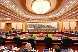 China highlights EU ties as source of stability in global economy