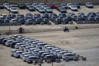 Merchandise exports surge by 57.2 pc, imports by 11.2 pc in 8 months