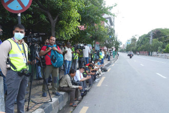 Daily life returns to normal as new government lifts curfew