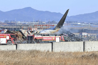 Plane crashes in South Korea, killing at least 120