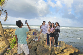 Sri Lanka set to offer free tourist visas to 39 countries including Nepal