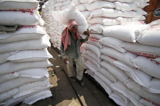 India approves temporary duty-free imports of raw sugar