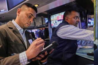 Wall Street rallies as a cut to interest rates next week looks more certain