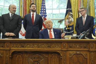 Trump keeps 10 pc tariffs on UK but cuts taxes on British autos, steel and aluminium with trade deal