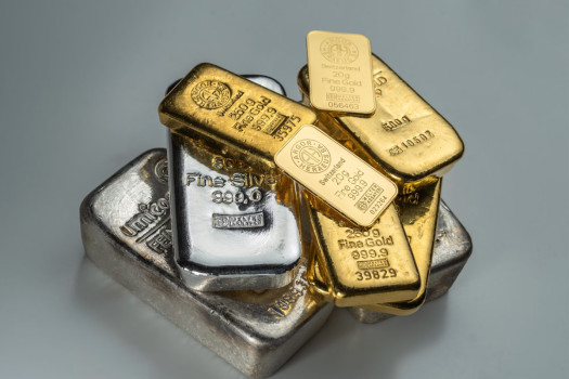 Gold Price falls by Rs 2,100 to Rs 244,300 per tola; Silver Price rises by Rs 5 per tola