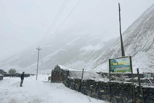 Snowfall leaves  trekkers stranded in Manaslu region