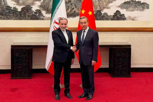 US, Iran appear to move closer to ending their war as Trump threatens more bombing
