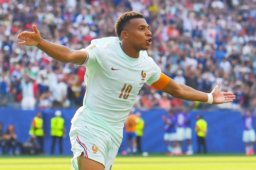 World Cup semi‑finals: four former champions, a bitter rivalry, Mbappé v Yamal and Messi v Kane