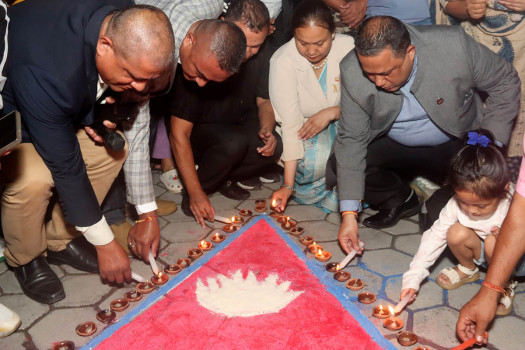 Lamp-lighting ceremony held in memory of flood and disaster victims