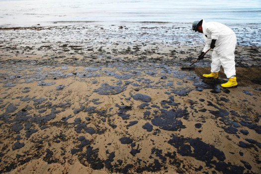 US energy secretary directs oil company to restore operations off California