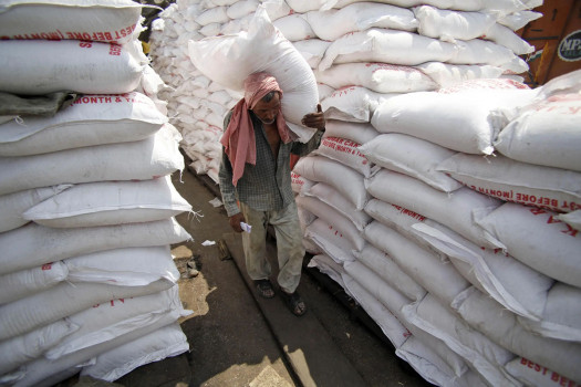 India approves temporary duty-free imports of raw sugar