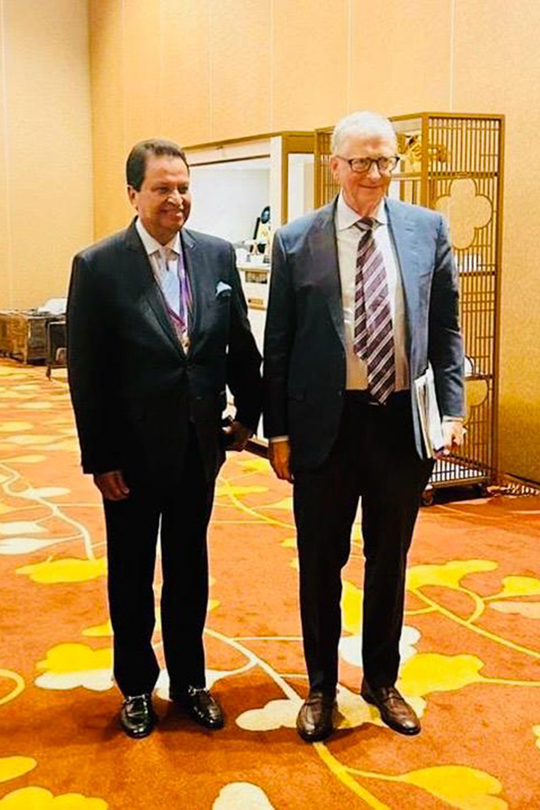 Binnod-Chaudhary,-Bill-Gates,-Philanthropy-Asia-Summit-2025,-Singapore-(1)-1746590619.jpeg