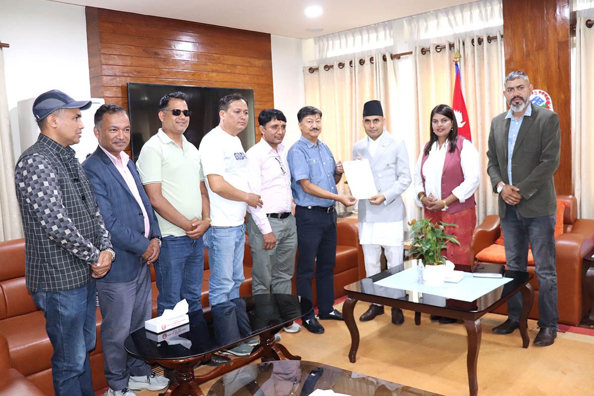 Govt committed to making advertising market transparent, competitive: Communication minister