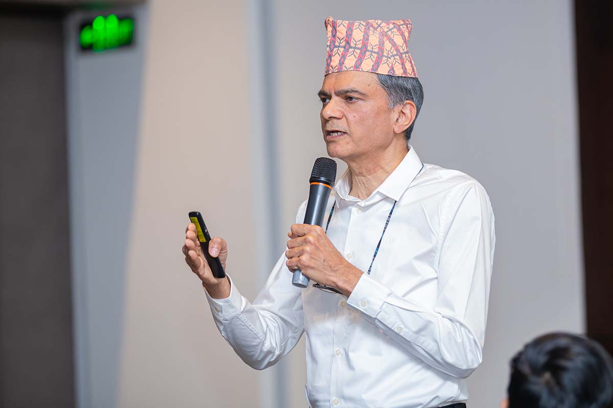 Dr-Bharat-Rawat,-a-Senior-Cardiologist-and-Lifestyle-Coach,-Norvic-International-Hospital,-Talk-on-Atomic-Habits-(5)-1705830836.JPG