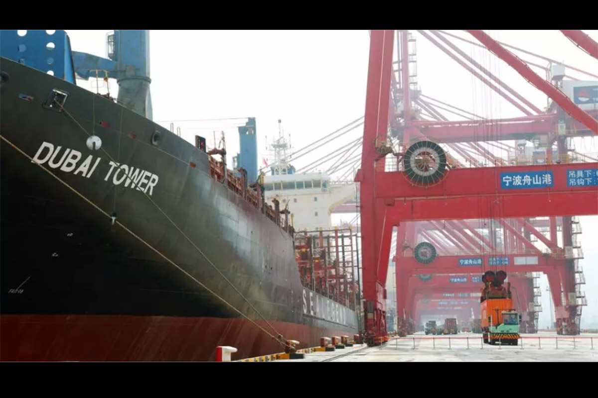 Chinese ship sets off for Europe through Arctic, halving travel time