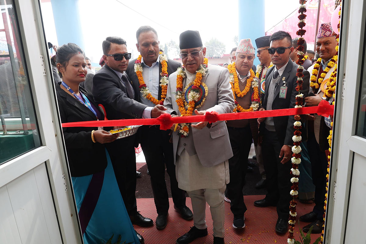 PM Dahal inaugurates hospital in Sindhuli, commits to quality healthcare, economic growth