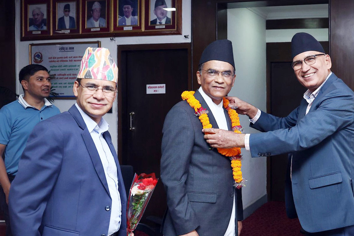 Finance-Minister-Bishnu-Prasad-Paudel,-NRB-Governor-Biswo-Nath-Poudel-1747821956.jpg