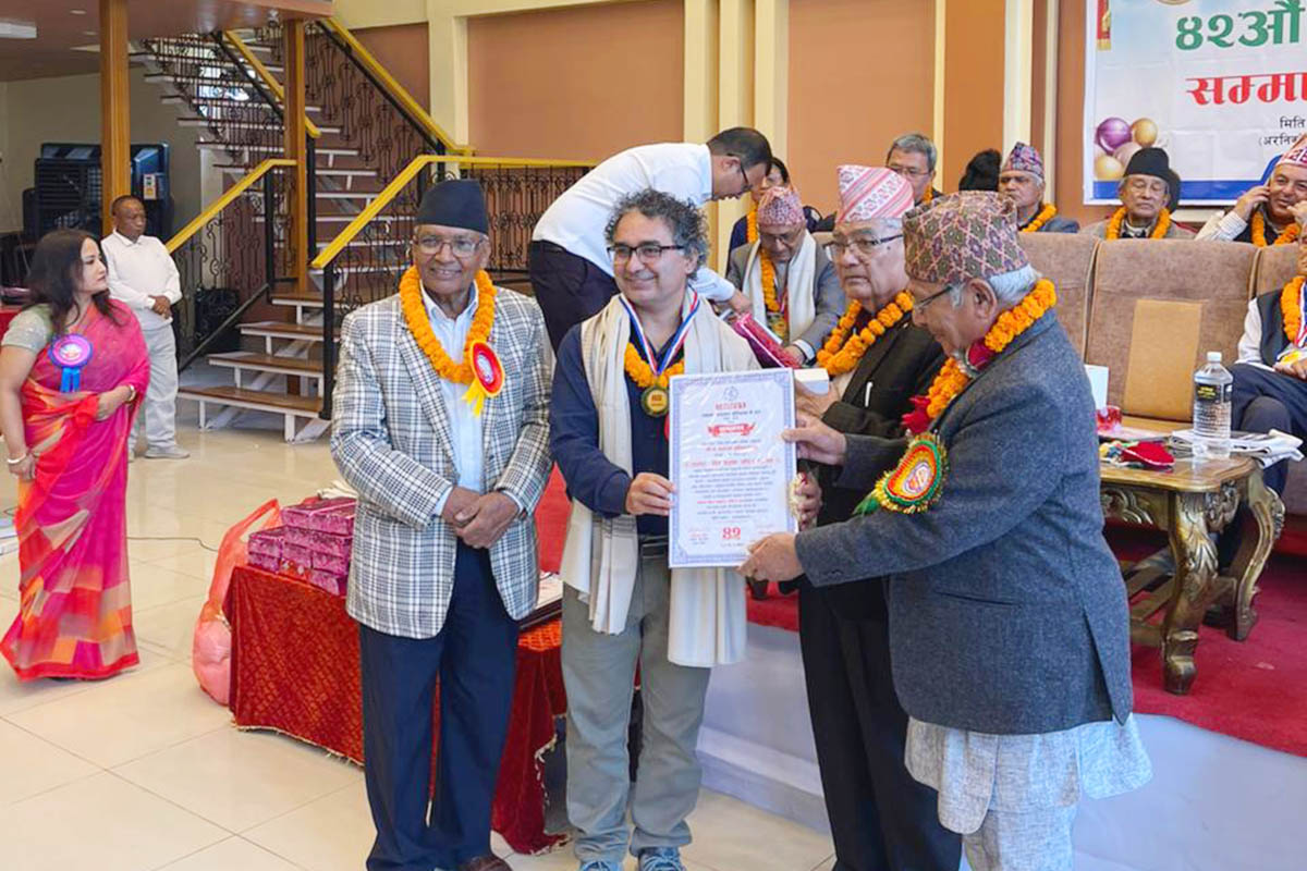 Janamat Pratishthan honours 10 creators at 42nd anniversary ceremony