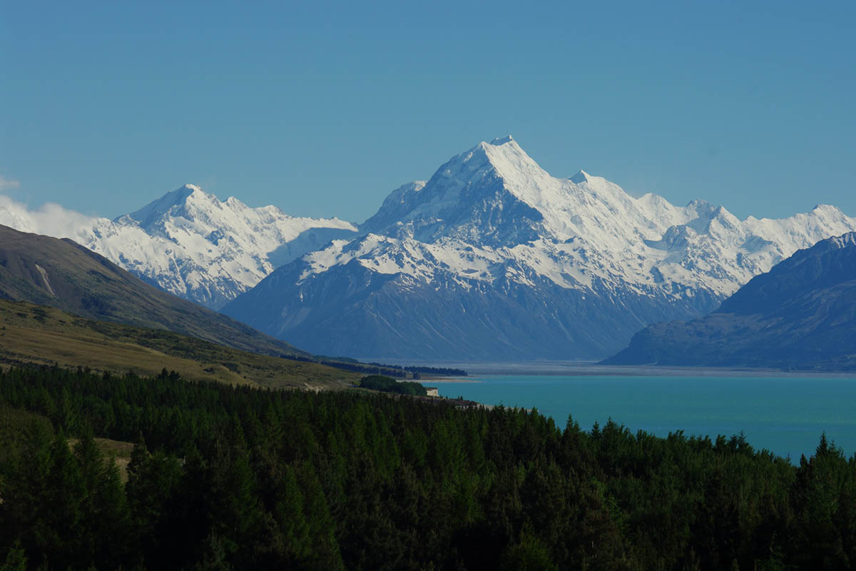 New Zealand funds campaigns to attract more int'l visitors