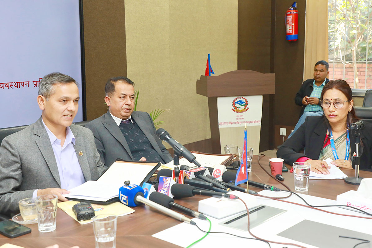 Home minister urges preparedness for cold waves, snowfall