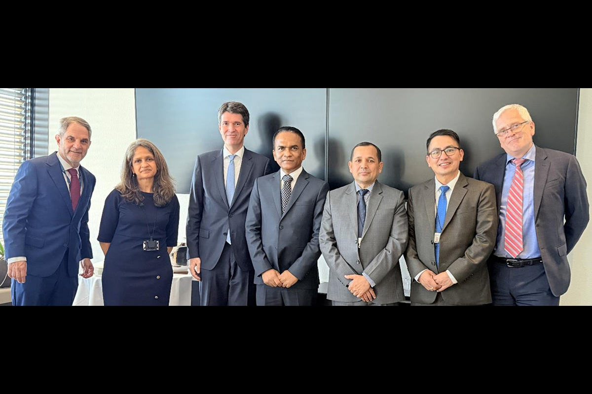 NRB-Governor-Biswo-Nath-Poudel,-BIS-Banking-Department-head-Luis-Bengoechea-1751350132.jpg