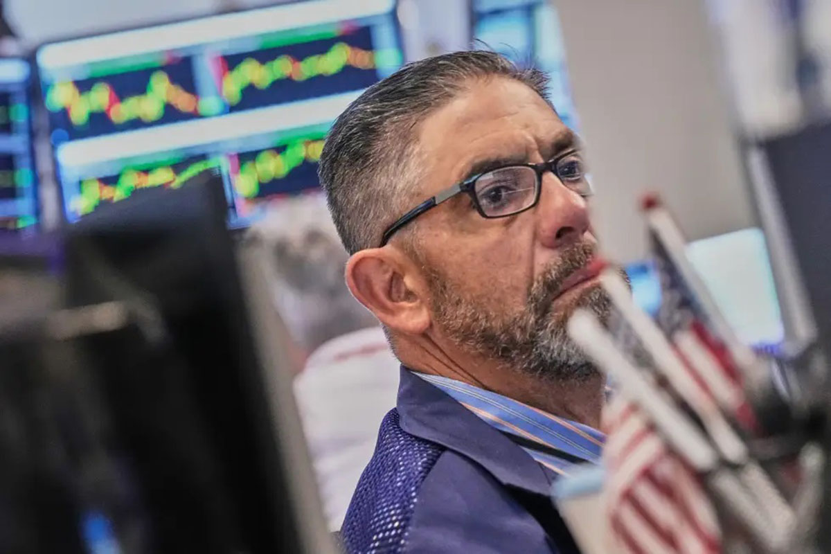 AI stocks slump again, while oil prices keep climbing