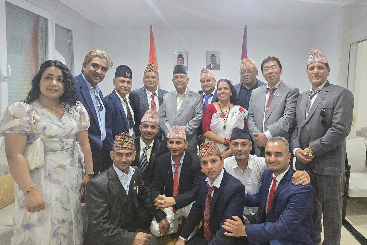PM Oli meets officials of Overseas Nepali Forum in Spain