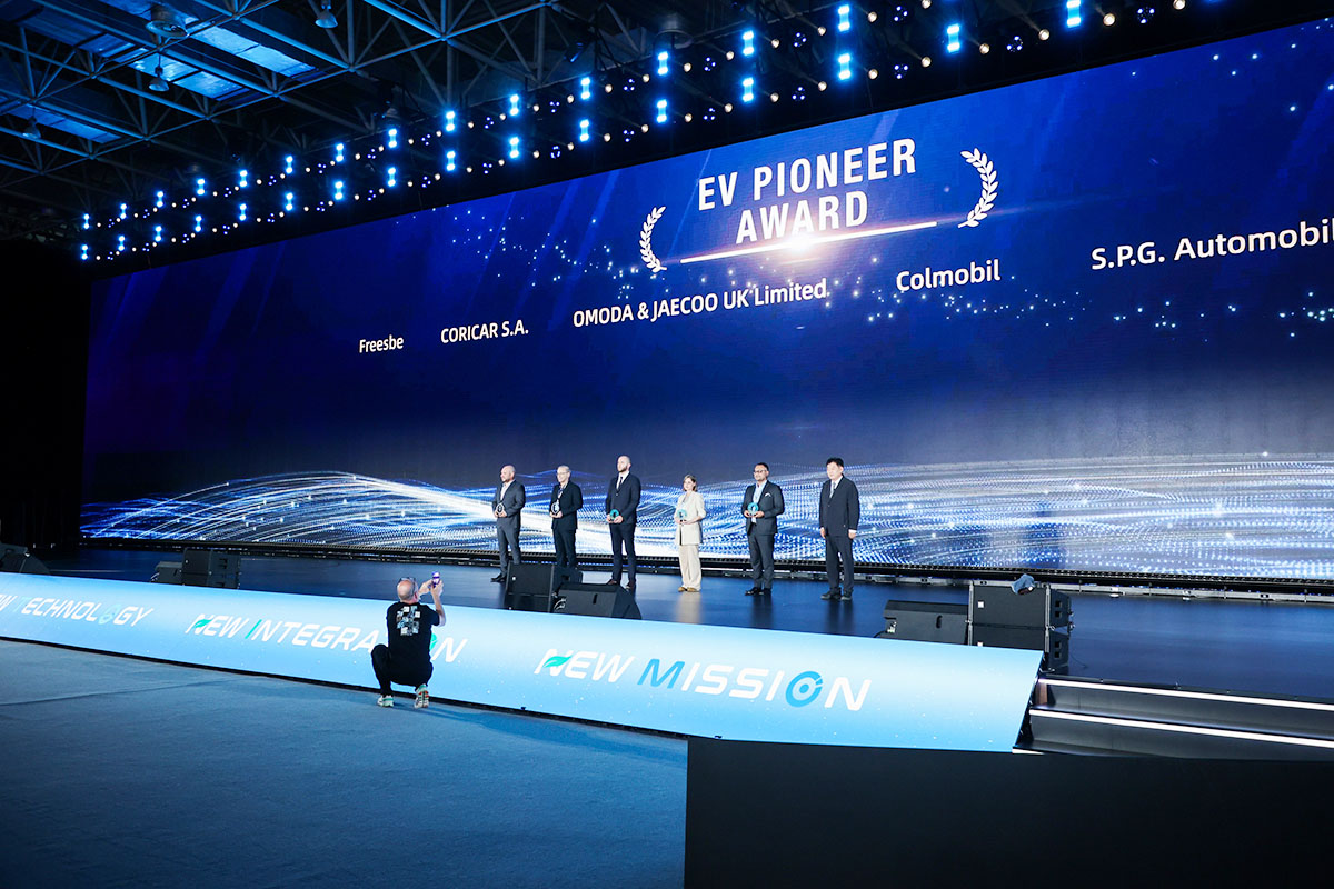 SPG Automobiles receives 'EV Pioneer Award' at Chery International Global Dealer Conference