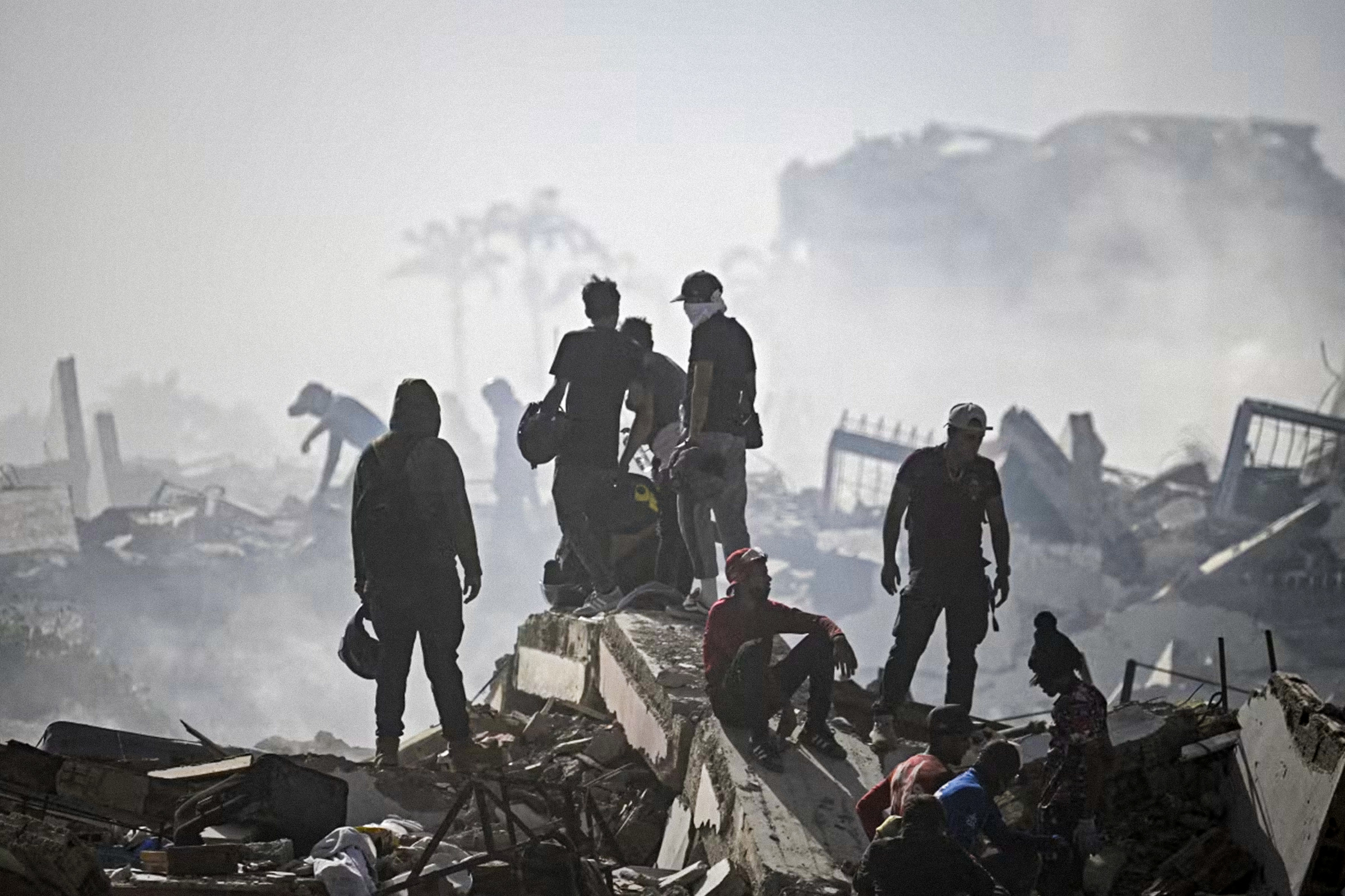 Venezuela Earthquake Death Toll Rises to 1,430 as Rescue Teams Continue Search for Survivors